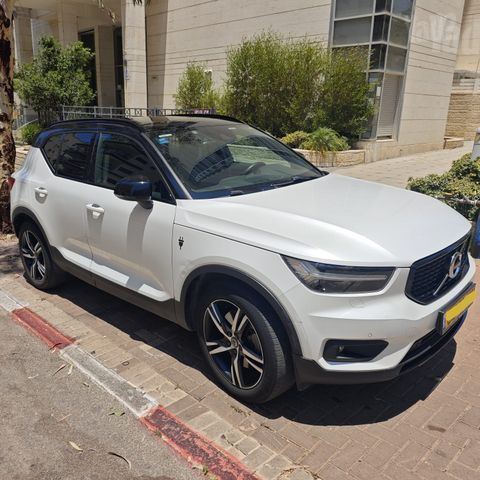 וולוו XC40