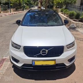 וולוו XC40