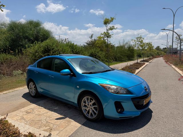 מאזדה 3