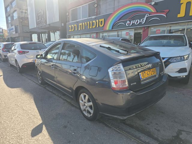 מודעת רכב טויוטה פריוס