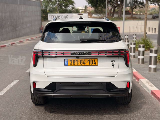 לינק אנד קו 01