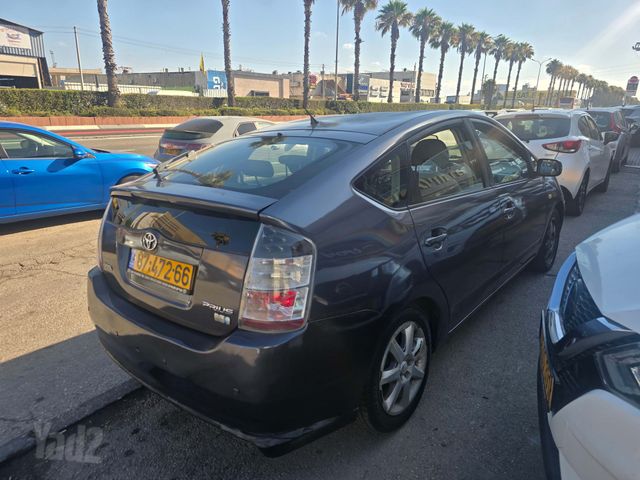 טויוטה פריוס