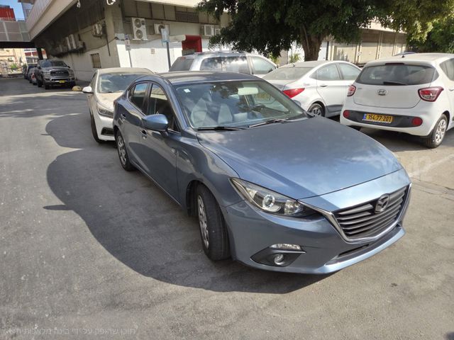 מאזדה 3