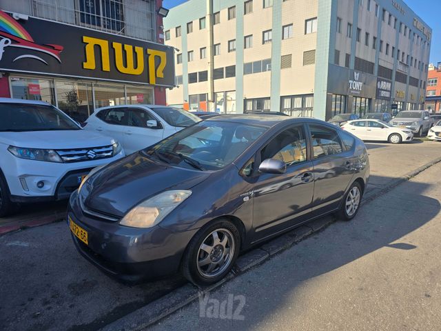 טויוטה פריוס