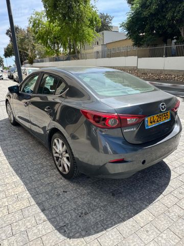 מאזדה 3