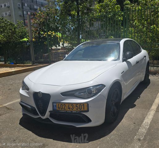 מודעת רכב אלפא רומיאו ג'וליה