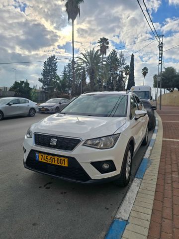סיאט ארונה