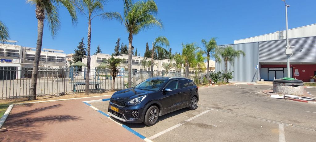 קיה נירו