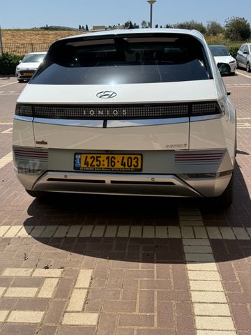 יונדאי איוניק 5