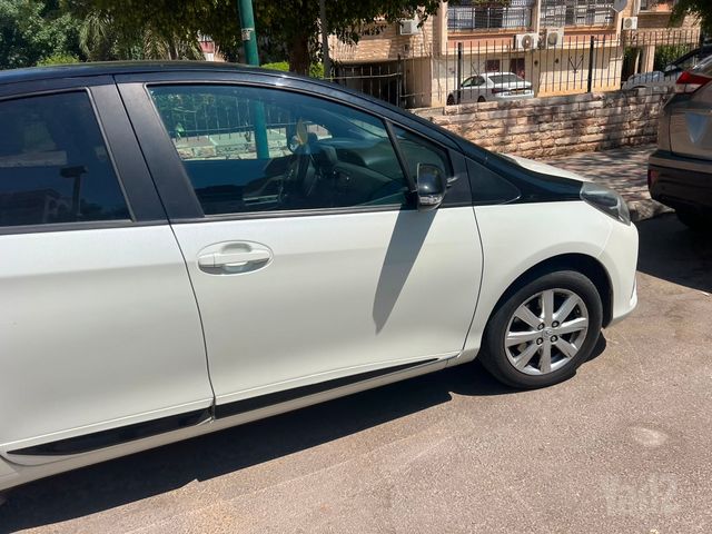 טויוטה יאריס