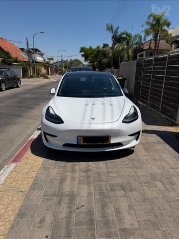טסלה מודל 3