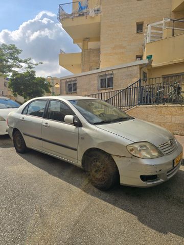 טויוטה קורולה