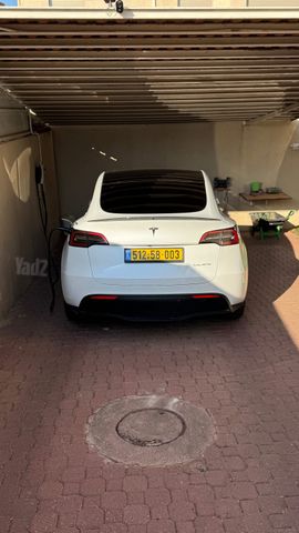 מודעת רכב טסלה מודל Y