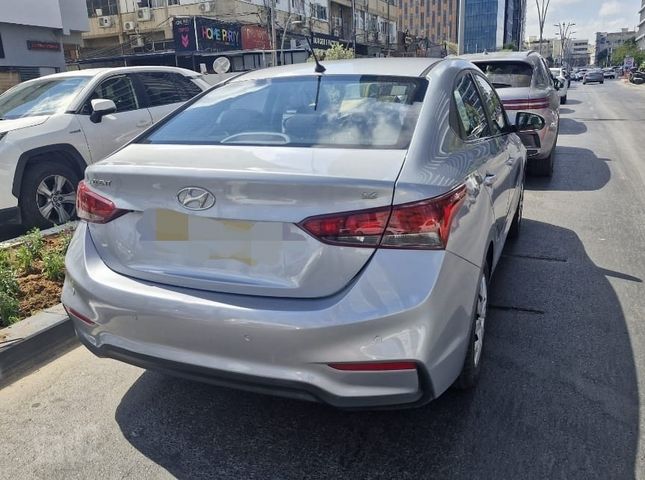 יונדאי אקסנט i25