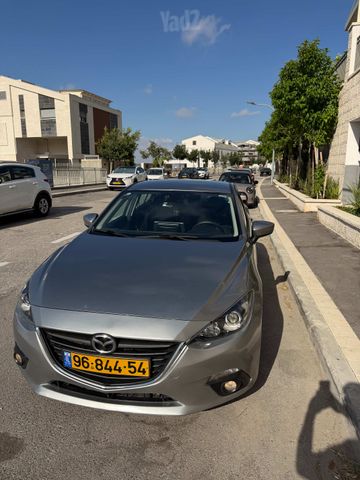 מאזדה 3