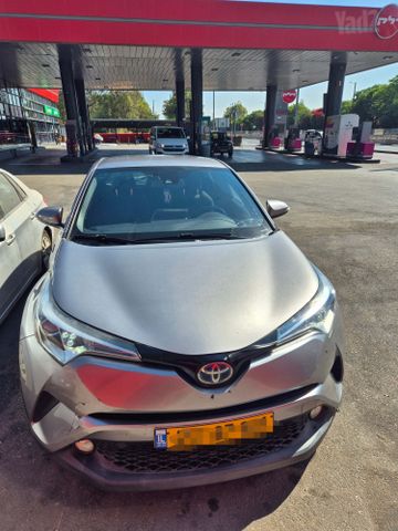 מודעת רכב טויוטה C-HR