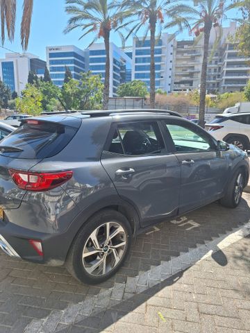 קיה סטוניק