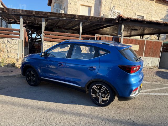 מודעת רכב אם ג'י ZS