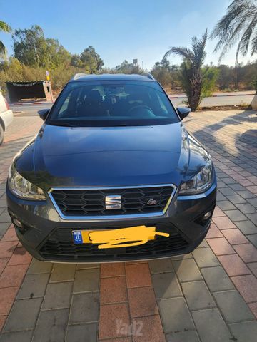 סיאט ארונה