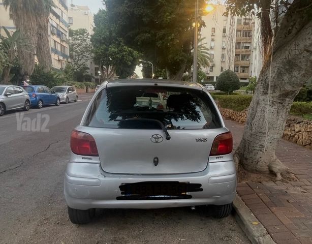 טויוטה יאריס