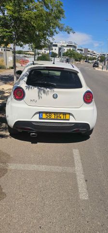 אלפא רומיאו מיטו