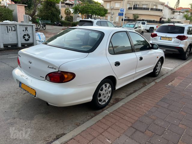 יונדאי לנטרה