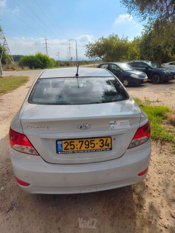 יונדאי אקסנט i25