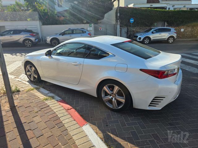 לקסוס RC