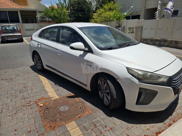 יונדאי איוניק