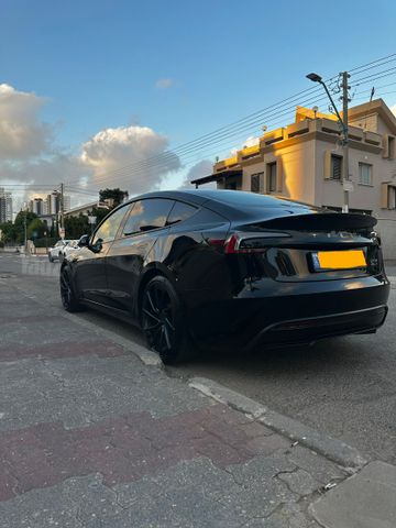 טסלה מודל 3