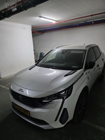 פיג'ו 3008