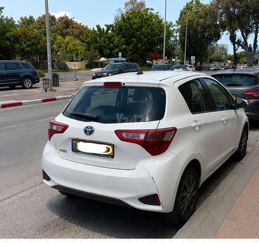 טויוטה יאריס