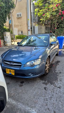 סובארו B4/לגאסי