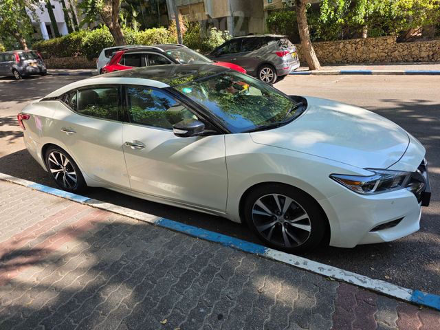 ניסאן מקסימה