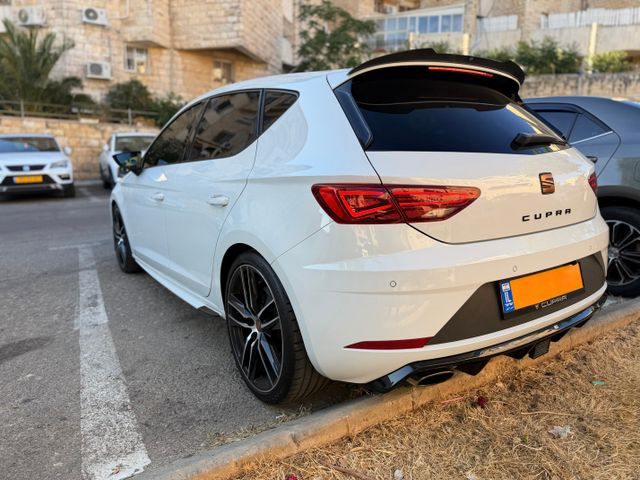 סיאט לאון
