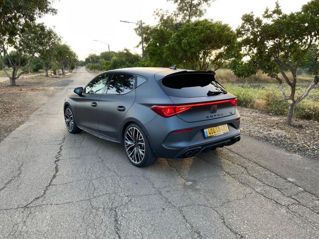 קופרה לאון