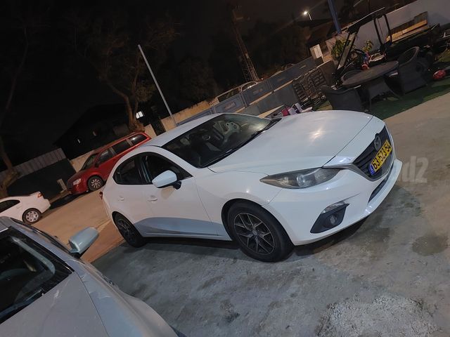 מאזדה 3