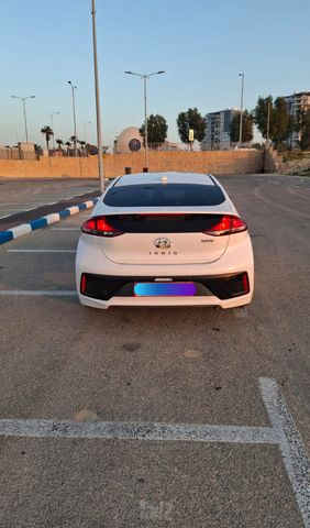 יונדאי איוניק