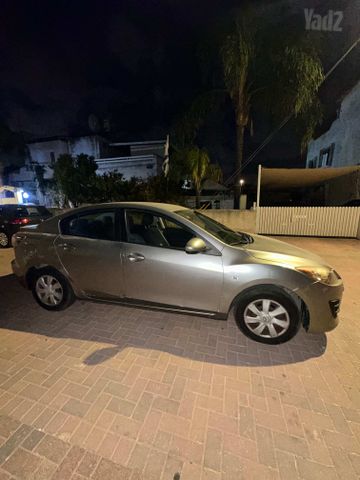 מודעת רכב מאזדה 3