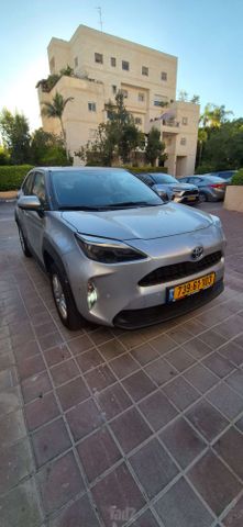 טויוטה יאריס קרוס