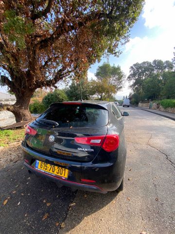 אלפא רומיאו ג'ולייטה