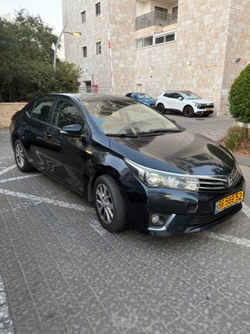 טויוטה קורולה
