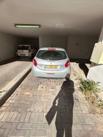 פיג'ו 208