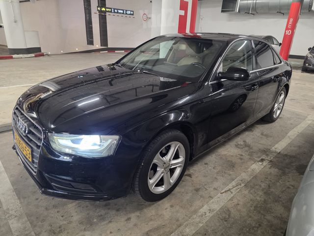 אאודי A4