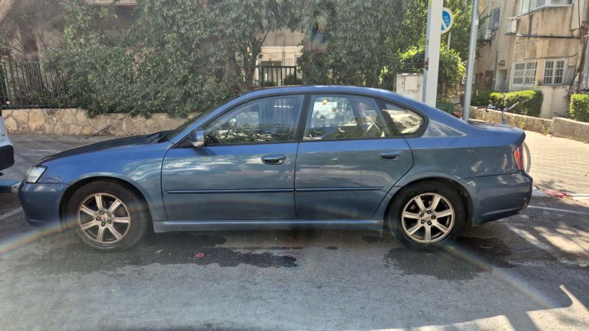 סובארו B4/לגאסי