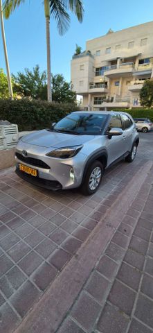 טויוטה יאריס קרוס