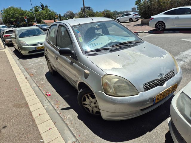 טויוטה יאריס