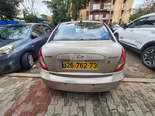 יונדאי אקסנט i25