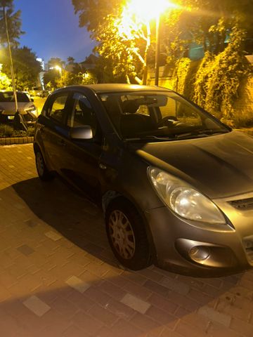 יונדאי i20