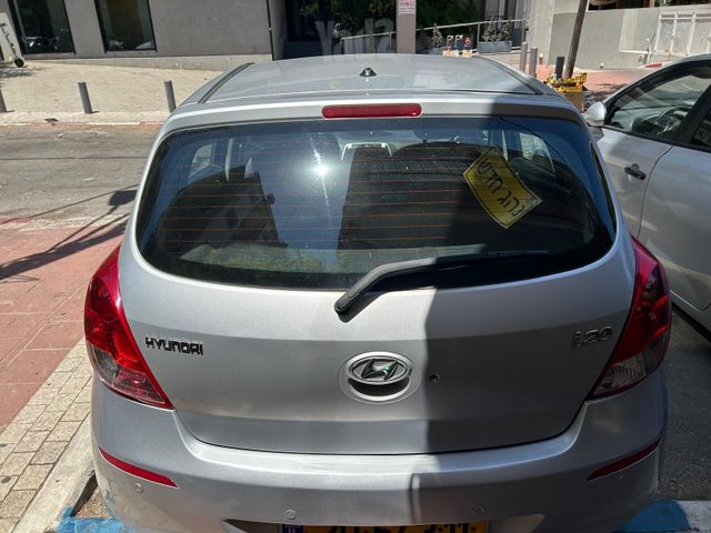 יונדאי i20